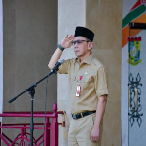 Azwan Pimpin Apel Pagi Senin